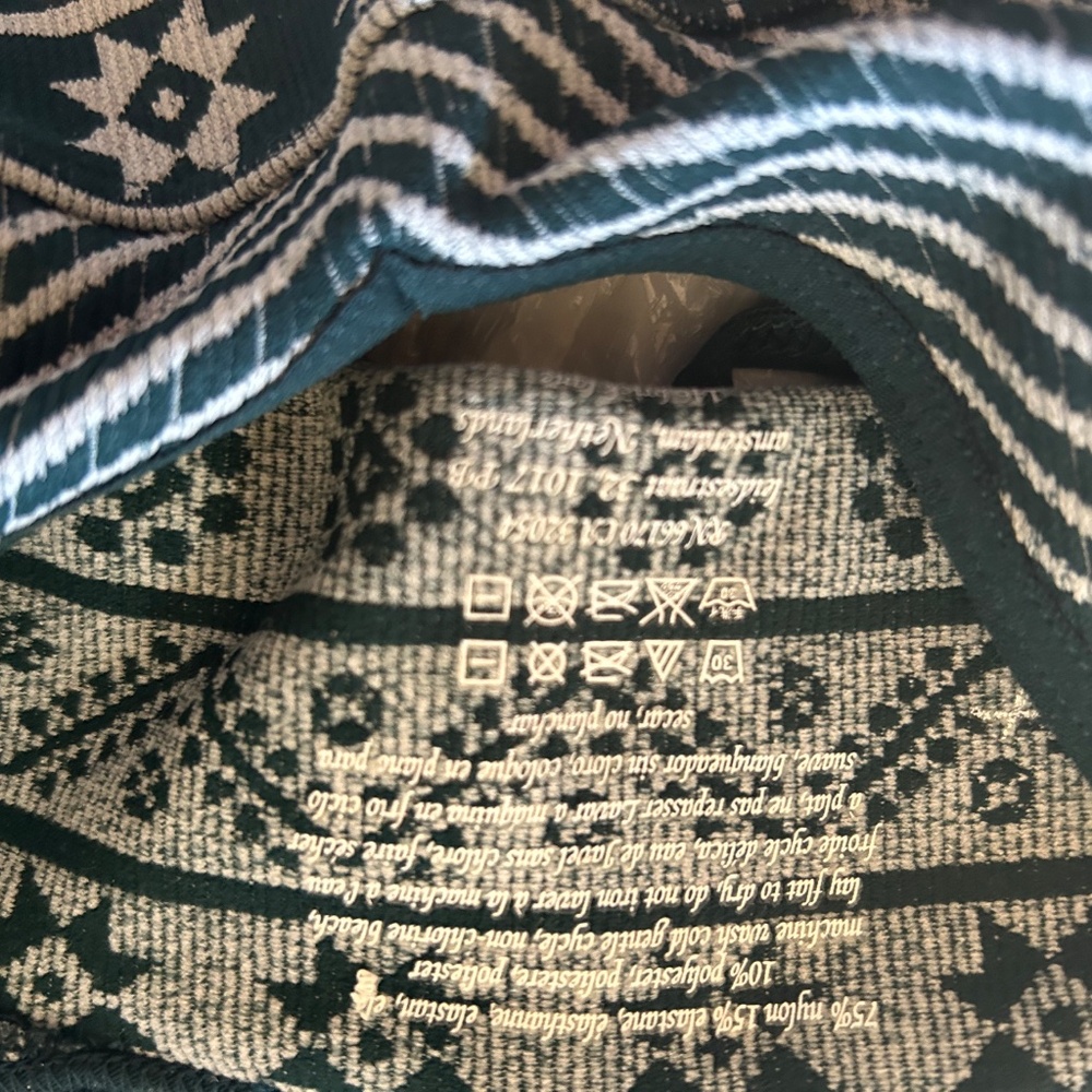 Green and white cami - Picture 4 of 4